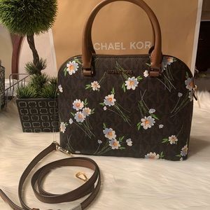 🌹MK Cindy Medium Dome Satchel BNWT